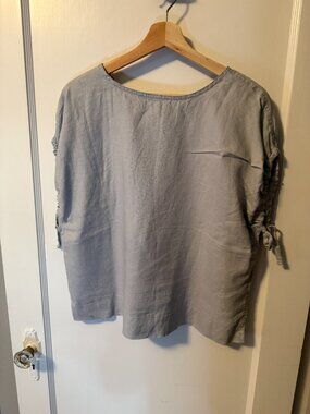 Everlane short sleeve tie sleeve top